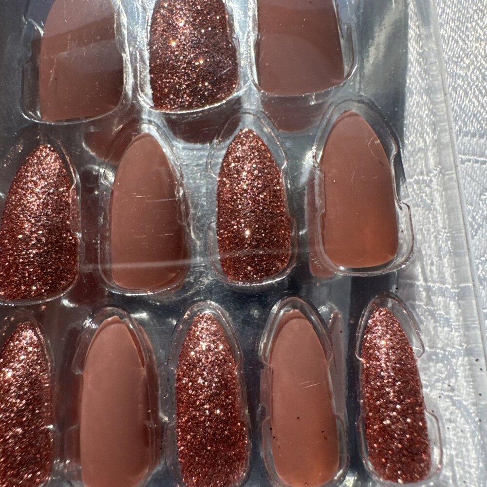 Fast Nail One Minute Press‑On Nail Tips w Glue Fast & Easy NEW - Picture 3 of 6
